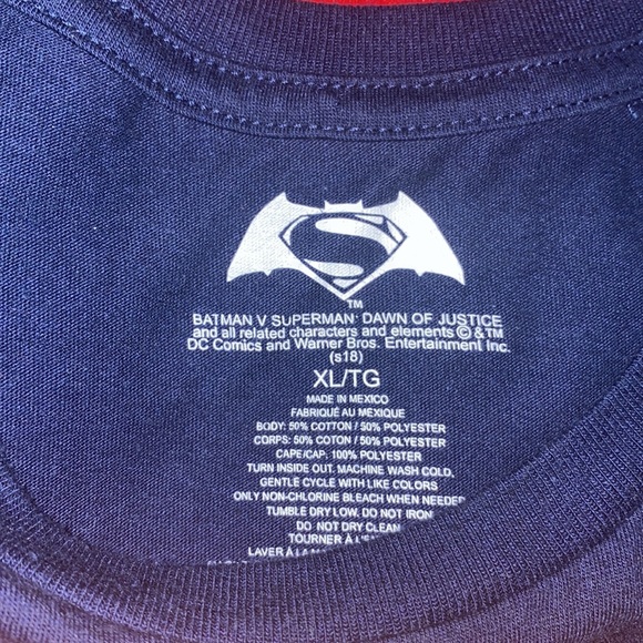 Mens Superman vs Batman Tee - Picture 9 of 9